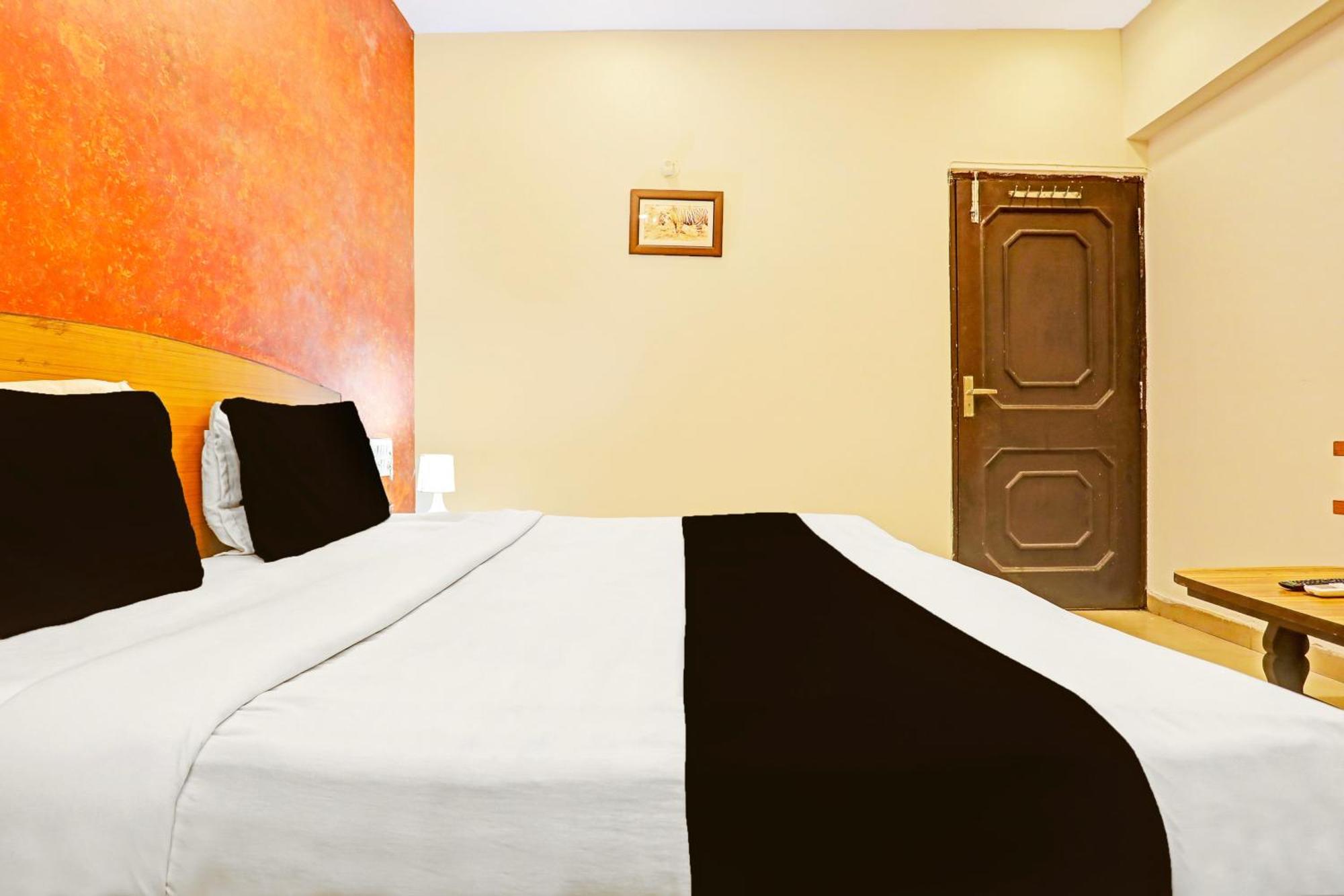 โอโย 7859 โฮเต็ล คุรุกรีปา Hotel Raipur  ภายนอก รูปภาพ