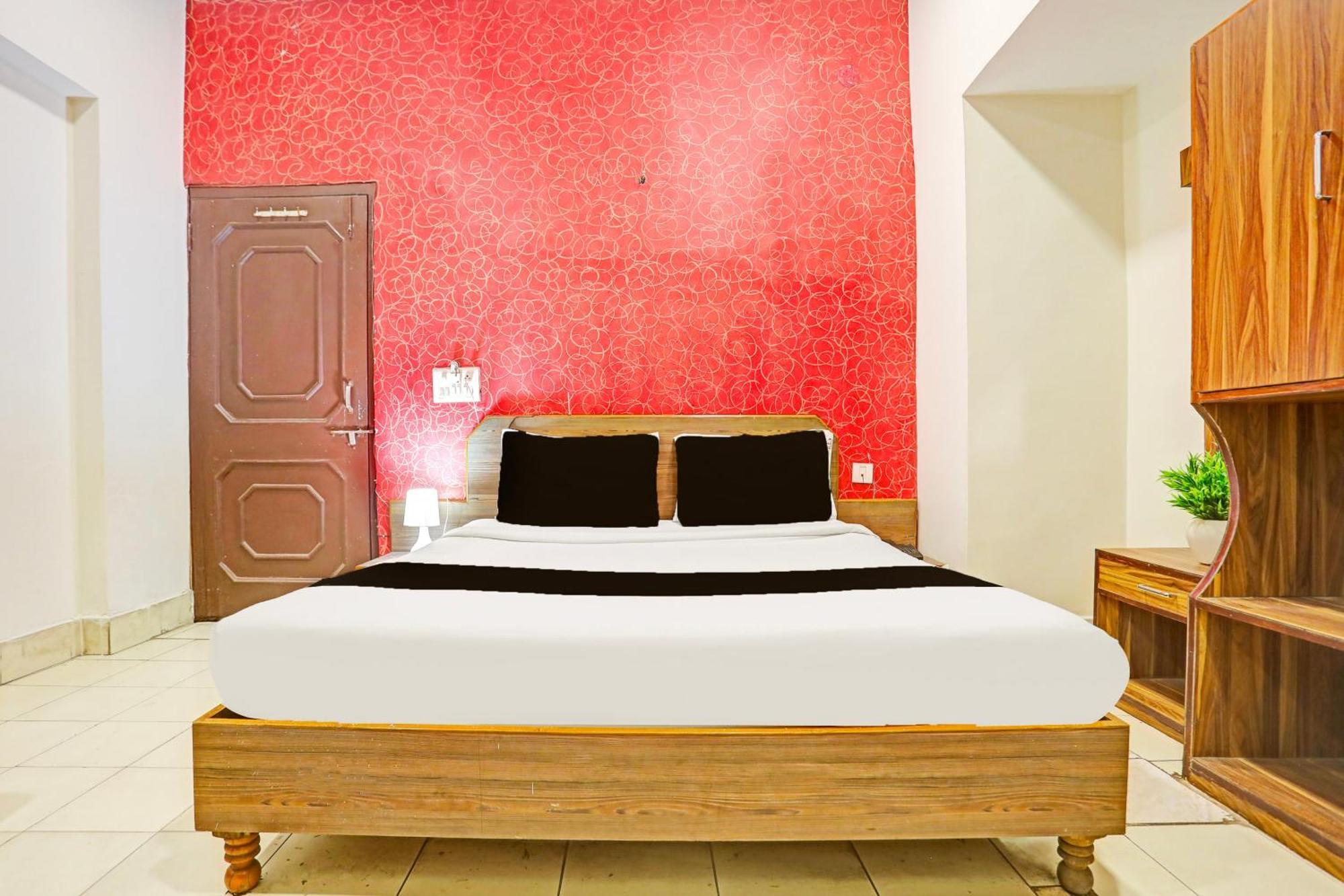 โอโย 7859 โฮเต็ล คุรุกรีปา Hotel Raipur  ภายนอก รูปภาพ
