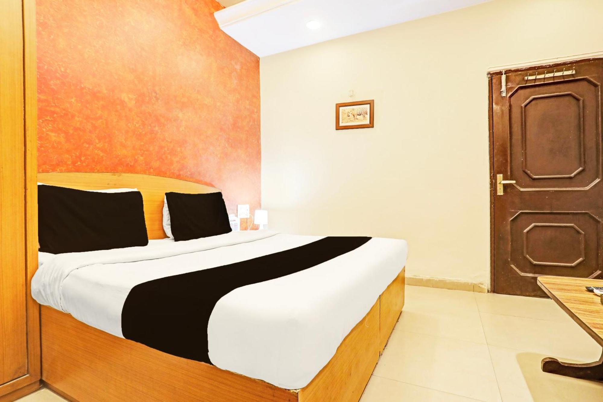 โอโย 7859 โฮเต็ล คุรุกรีปา Hotel Raipur  ภายนอก รูปภาพ