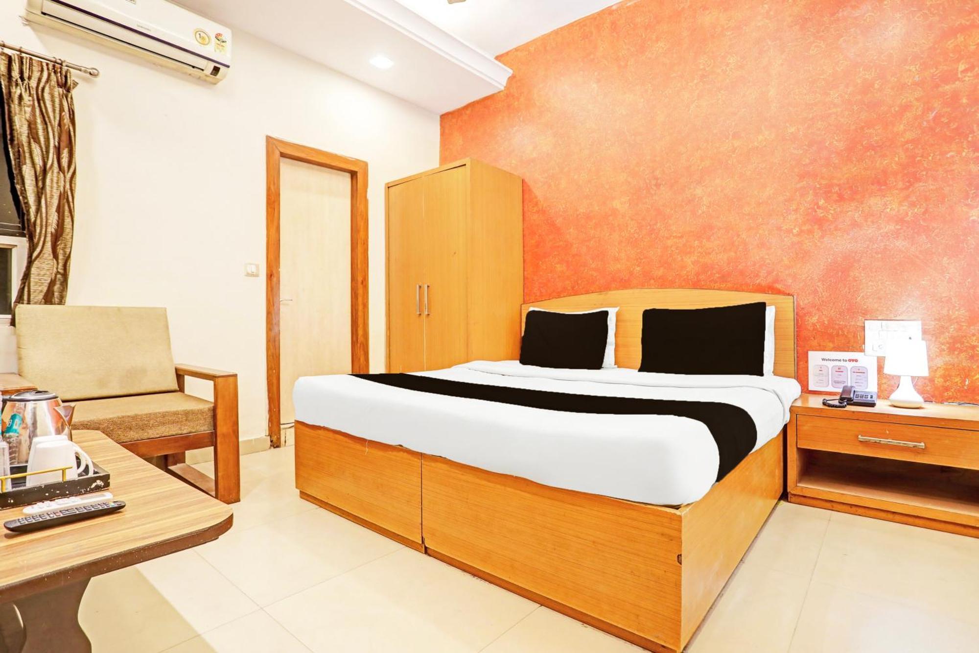 โอโย 7859 โฮเต็ล คุรุกรีปา Hotel Raipur  ภายนอก รูปภาพ