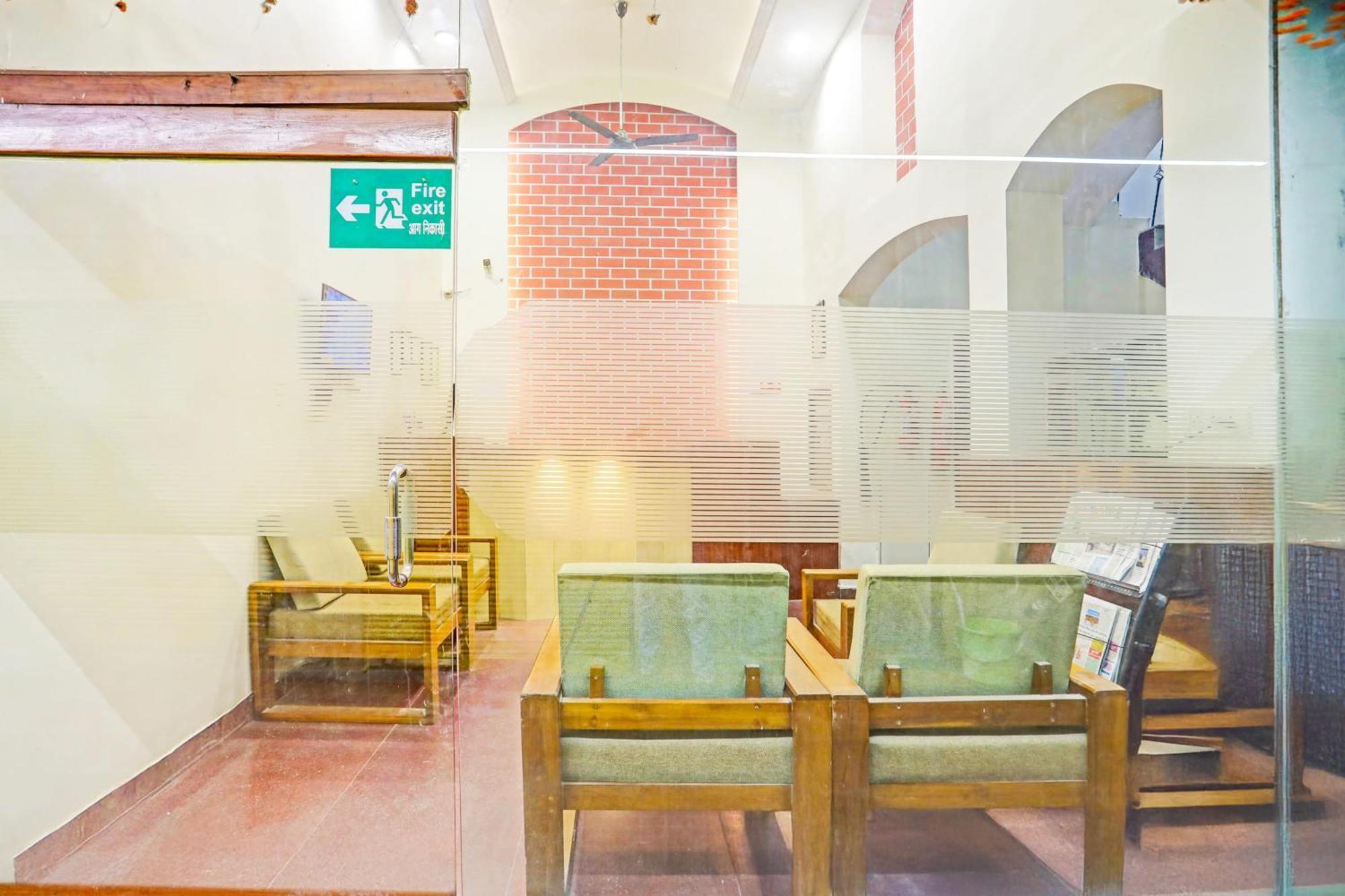 โอโย 7859 โฮเต็ล คุรุกรีปา Hotel Raipur  ภายนอก รูปภาพ